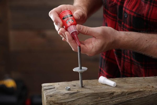 J-B WELD 27106 vysokopevnostní zajišťovač závitů PermaLock ( 6ml )
